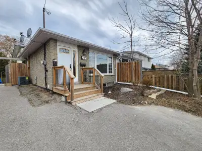 2 Bdrm SPLIT LEVEL Home in Great Location near the OC! SEPT!