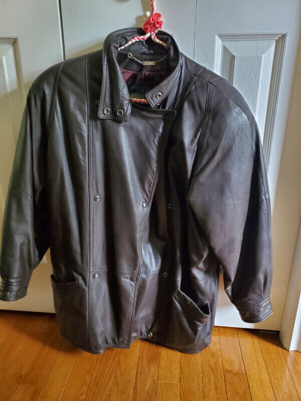 Leather jacket (womens) Size XS but fits size small in Women's - Tops & Outerwear in Dartmouth