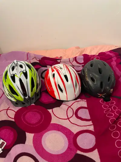 3 helmets for sale -3-25$ 3 casque a vendre 437-226-8705 txt first plz -metro iberville