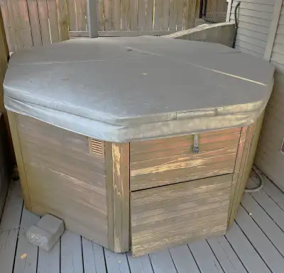 Luxurious Jetted Hot Tub; 6-7 Person; 18 Jets, View more