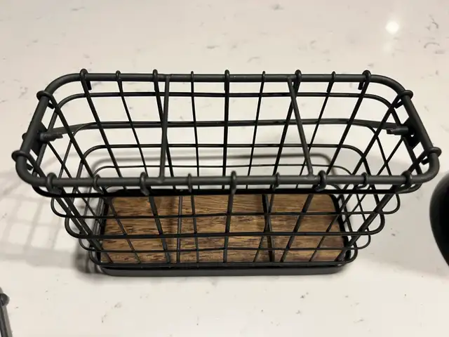 UTENSIL AND NAPKIN HOLDER62854393910531121