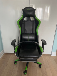 Gaming Chair With Footrest 