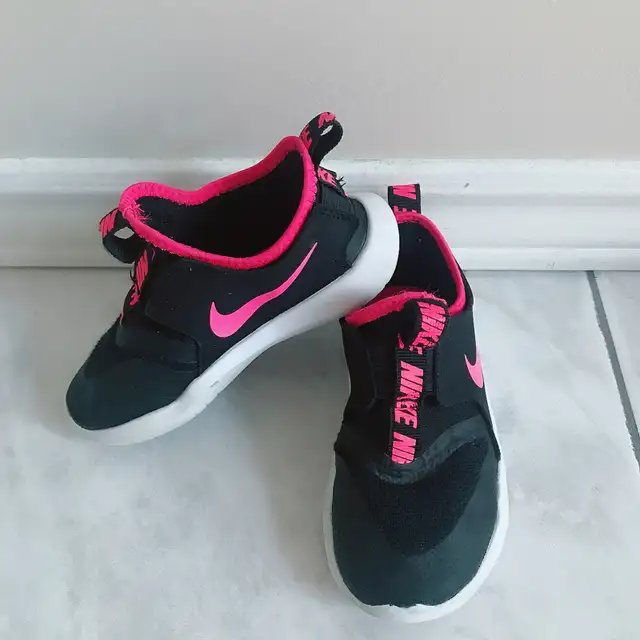 girls size 9 shoes in Kids & Youth in Markham / York Region - Image 9