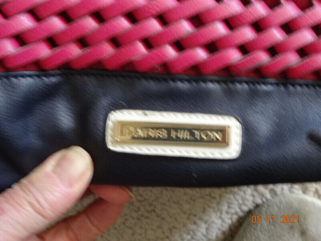 Lady Purse, summer , quality,Paris Hilton designer,like new in Women's - Bags & Wallets in Kelowna - Image 4