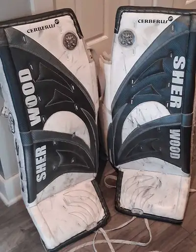 jambières de gardien  but Sherwood Cerberus 10 excellente condi, View more