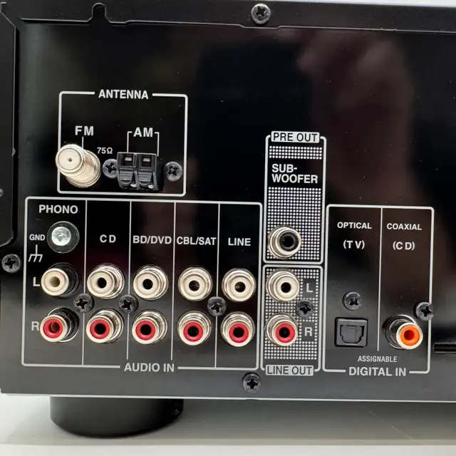 Onkyo TX-8220 Stereo Receiver Bluetooth AM/FM Receiver remote in Stereo Systems & Home Theatre in City of Toronto - Image 8
