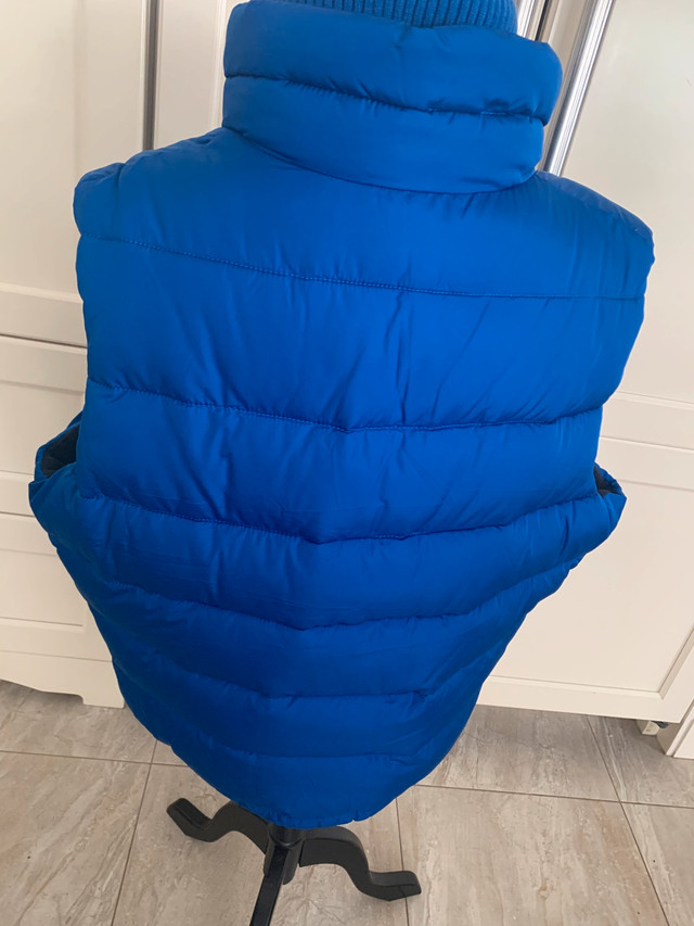 New Abercrombie and Fitch Super Puff Vest dans Hommes  à Ville de Montréal - Image 2