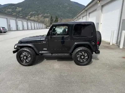 1997 jeep 2 door hardtop 4 cylinder jeep ,as mint as they come n only 146000 kms no docs, clean carf...