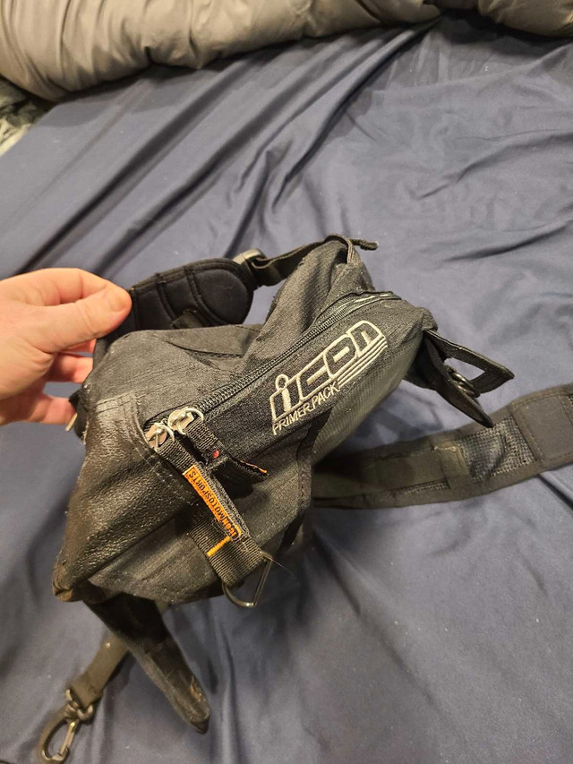 Icon Primer Motorcycle Tank Bag in Other in City of Toronto - Image 4