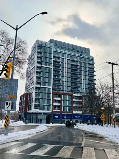 Welcome to a brand new, never lived-in luxury condo in the heart of downtown Burlington. This bright...