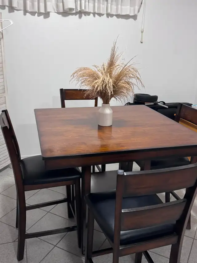 Counter Height Wooden Dining Table Set with 4 Chairs - Great Con in Dining Tables & Sets in City of Toronto - Image 2