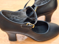 Women's Size 4W Capezio 653 Manhatten Character Dance Shoes