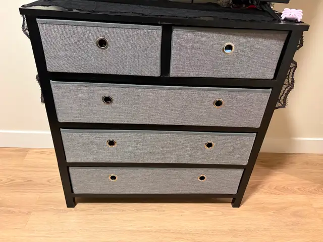 Dresser in Dressers & Wardrobes in Kelowna - Image 2