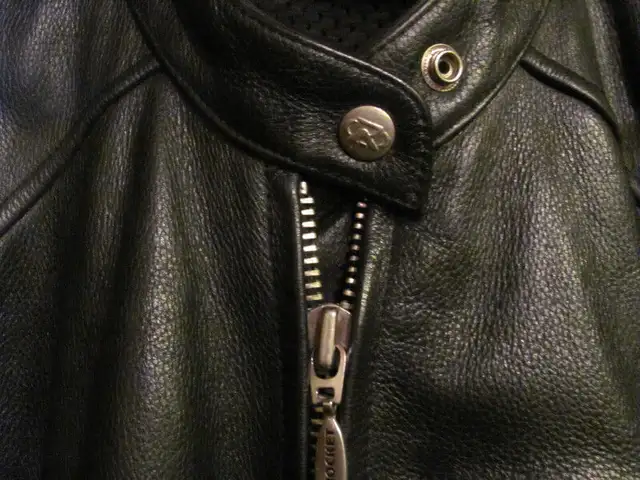 Joe Rocket Motorcycle Leather Jacket in Other in Edmonton - Image 8