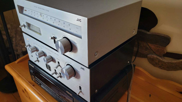 Vintage jvc integrated amp and tuner in Stereo Systems & Home Theatre in Annapolis Valley - Image 3