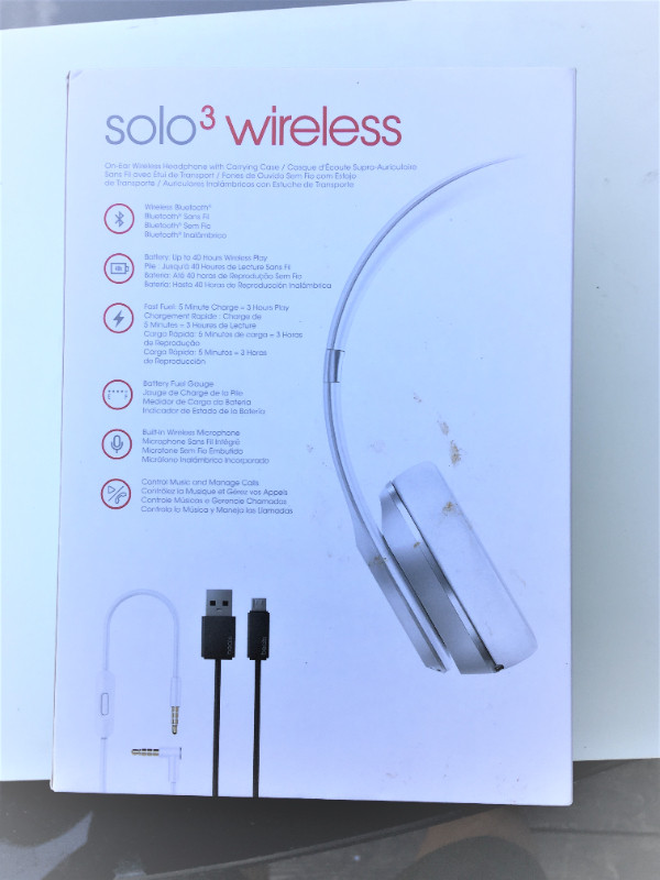 This is just an Empty Box for beats solo3 wireless.  Best Offer! in Headphones in City of Toronto - Image 3