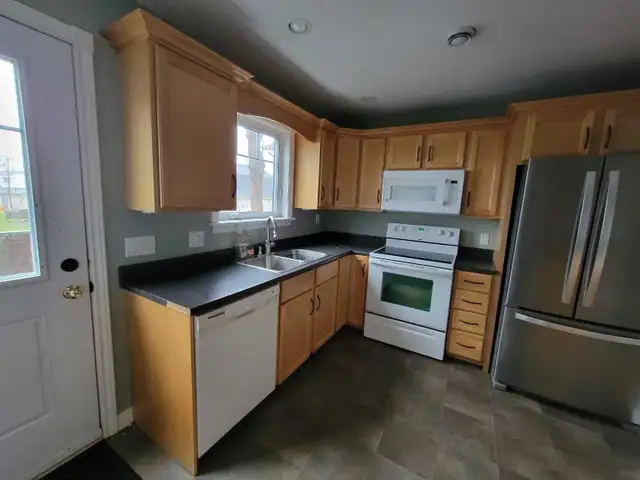 Semi-detached House for Rent - Great Location in Long Term Rentals in Charlottetown - Image 4