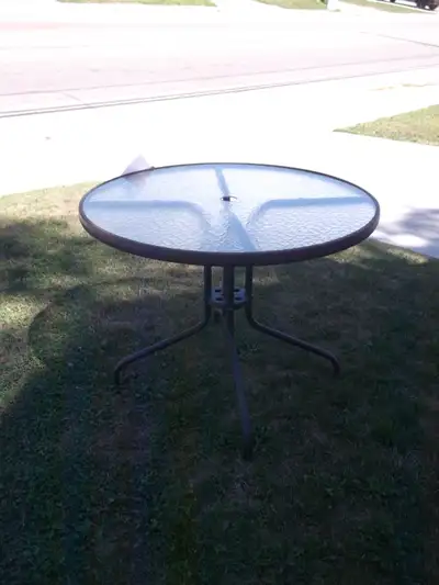 nice 3 foot round patio table, View more