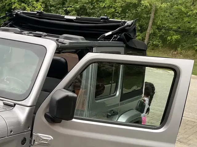 Jeep Wrangler MOPAR Soft Top in Other Parts & Accessories in Markham / York Region - Image 3