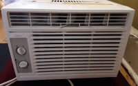 Like NEW! Midea Window Air Conditioner 5000BTU, Cool & Quiet!
