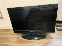 Dynex TV 26” LCD w/ built in DVD player