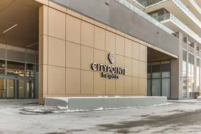 2 Bedroom condo for rent. Location City pointe heights main intersection Queen st and Highway 50. Ne...