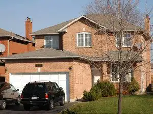 VERY NICE 2 BEDRM BASEMNT APRTMNT, MAVIS/EGLINTON, AVAILABLE NOW
