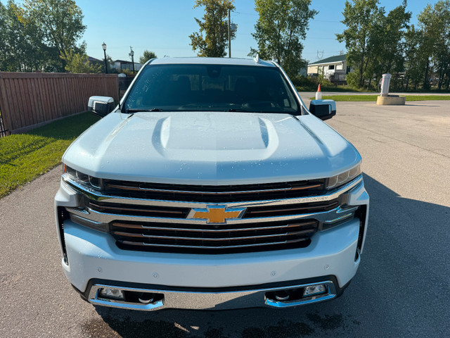 2019 CHEVROLET SILVERADO HIGH COUNTRY 6.2L 10 Speed Trans in Cars & Trucks in Winnipeg - Image 3