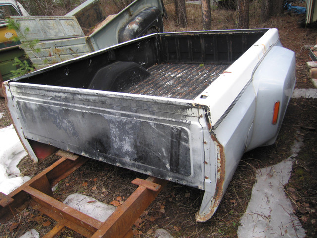 Chevy dually box '80's in Auto Body Parts in Calgary - Image 3