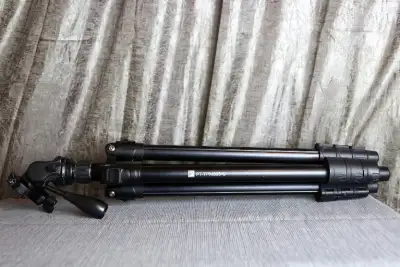 Platinum Series Tripod/Monopod Kit (PT-TPM665-C) for sale . Excellent condition. Comes with carry ba...