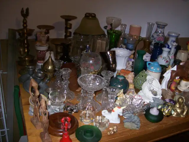 article de cuisine en cristal,plat hors d,oueuvre,vases,beurrier in Kitchen & Dining Wares in Laval / North Shore - Image 11