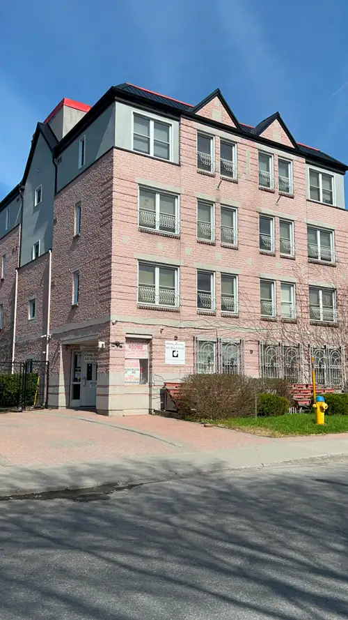 Steps to uOttawa! All-Inclusive Rooms @ Candy Residence Looking for a clean, quiet, and premium stud...