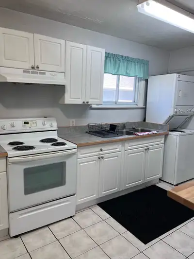 Oxford and Wharncliffe House 1 bdrm  in 3 bdrm house