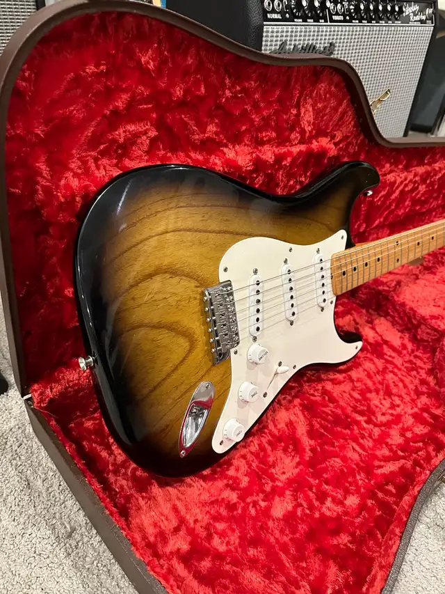 Fender custom shop 54 Stratocaster in Guitars in Edmonton - Image 3