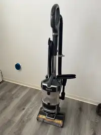Shark vacuum with HEPA filter