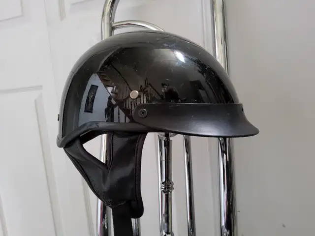 HELMET - MOTERCYCLE-  ELECTRIC SCOOTER in Street, Cruisers & Choppers in Hamilton - Image 5