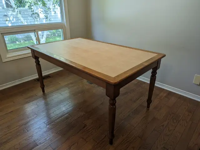 Solid Wood Traditional Dining Table – Ceramic Tile Top in Dining Tables & Sets in Mississauga / Peel Region - Image 4