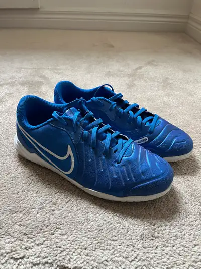 Nike Tiempo Legend 10 Academy IC (GS) size 6, View more