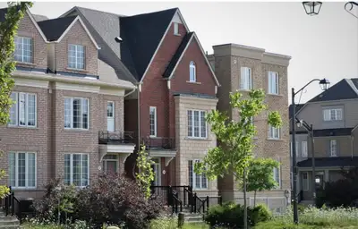 York University Private Room For Rent -Ready to move in immediately -New mattress, all furniture, ut...