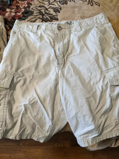 Eddie Bauer Men's 30W Cotton Shorts, View more