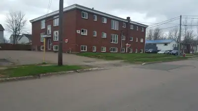 Available Immediately / 2 Bedroom