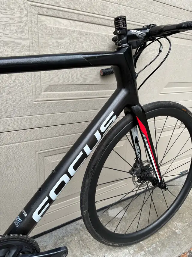 Focus Cayo Disk Full Carbon Road bike in Road in Ottawa - Image 11