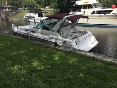 This well-maintained 1995 SeaRay Sundancer 290 is an ideal vessel for family outings, weekend getawa...