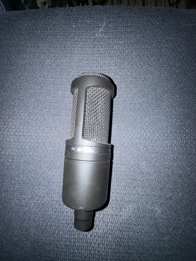 Audio Technica At2020 Mic in Pro Audio & Recording Equipment in London - Image 3