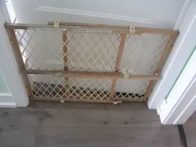 Barrière de sécurité pour animaux (Safety Pet Gate), View more