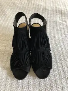 Great pre-loved condition. I didn't wear these much - slightly too small. Beautifully soft suede wit...