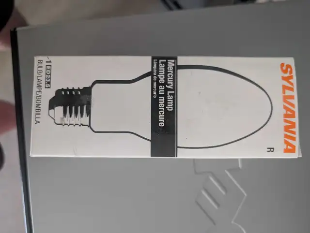 Sylvania Mercury Lamp in Indoor Lighting & Fans in Hamilton - Image 2