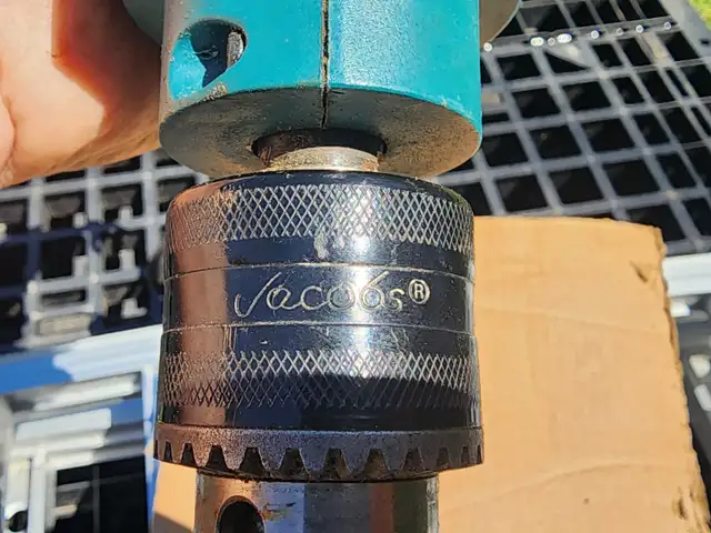 Makita HP1640 Hammer Drill Corded in Power Tools in Windsor Region - Image 5