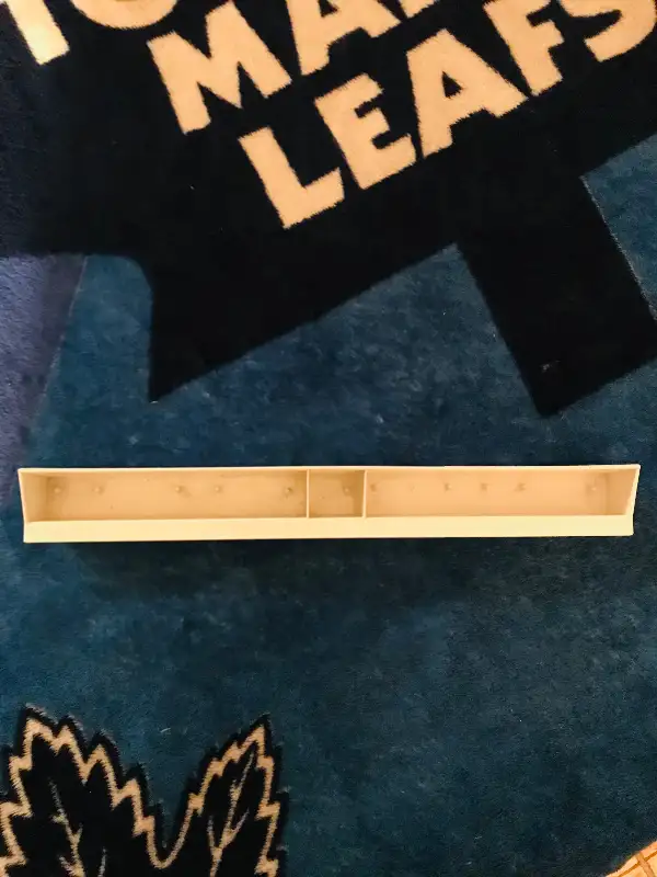 WAYNE GRETZKY TABLE HOCKEY ACCESSORIES & OTHER TABLE HOCKEY GAME in Arts & Collectibles in Winnipeg - Image 3