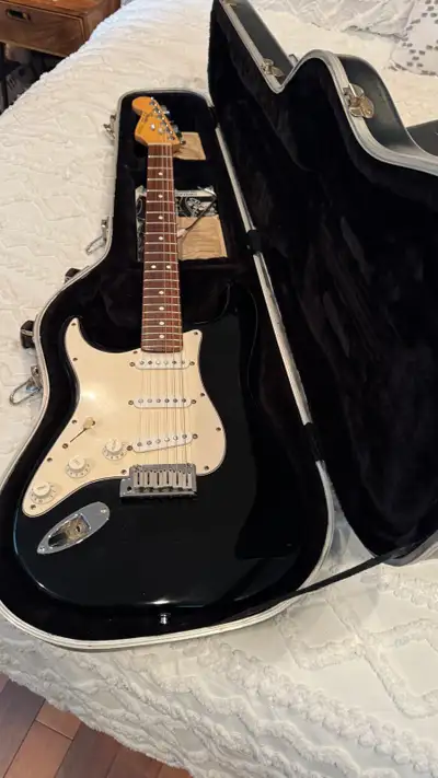 Best playing Strat I have ever owned. Has the TBX tone control. Hard case No trades